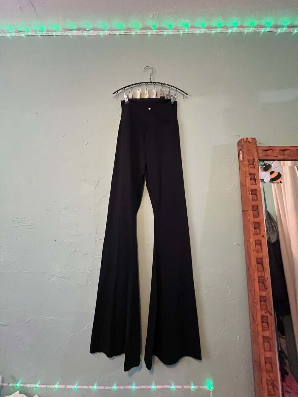 Sunzel Crossover Flare Leggings Size M Black